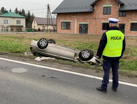 19-latek spowodował wypadek i uciekł z miejsca. Drugi z kierowców zmarł na miejscu