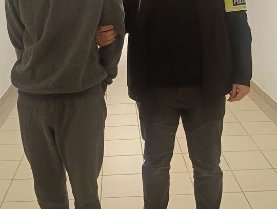 19-latek zatrzymany za usiłowanie zabójstwa. Zadał ofierze trzy ciosy nożem w brzuch 19-latek zatrzymany za usiłowanie zabójstwa. Zadał ofierze trzy ciosy nożem w brzuch