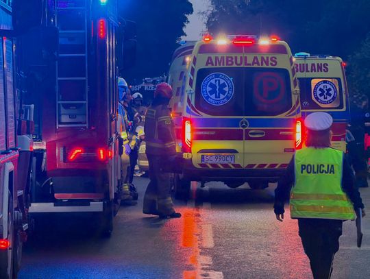 19-latka w BMW zjechała na czołówkę z Audi. W wyniku wypadku poszkodowanych zostało 7 osób