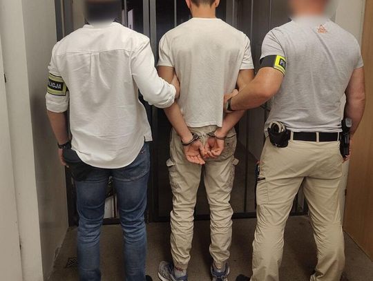 19-letni Ukrainiec brutalnie pobił mężczyznę na ulicy. Wcześniej szalał autem po osiedlowych drogach