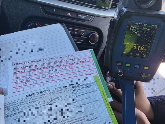 20-latek kupił BMW, a już dzień później stracił prawo jazdy. Tłumaczył, że testował nowy wóz