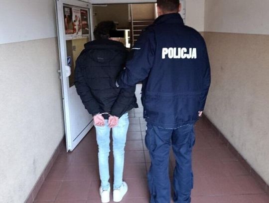 20-latek podał się za policjanta. Chciał od seniorki 150 tysięcy złotych "zabezpieczenia"