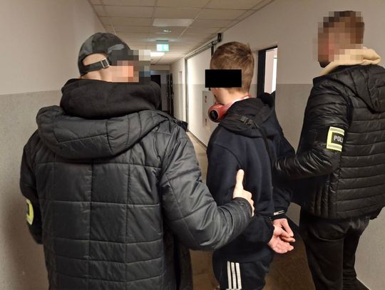 20-latek włamał się do piekarni. Gdy przyjechała policja, siedział w środku i zajadał ciasta