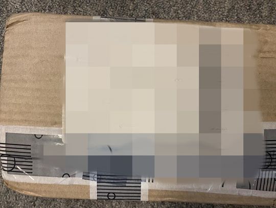 20-latek zatrudnił się jako kurier, żeby kraść. Myślał, że nikt nie wykryje jego podstępu