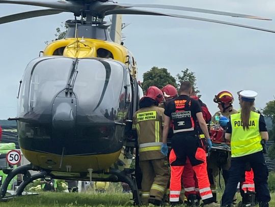 20-latka straciła panowanie nad autem. Osobówka wjechała w grupę osób na przystanku autobusowym