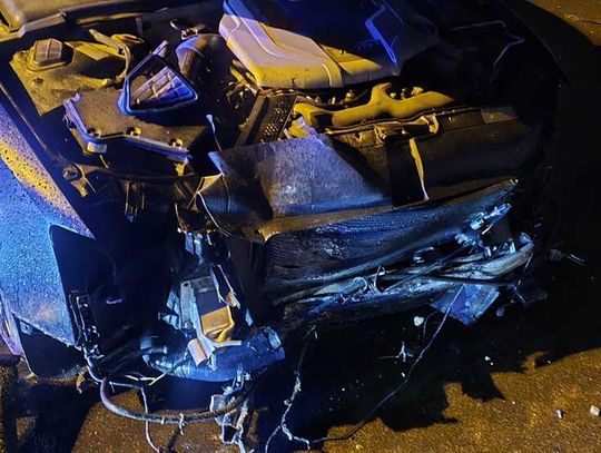 21-latek chciał wypróbować nowe Audi. Skasował latarnię i barierę, policjanci zatrzymali mu prawko