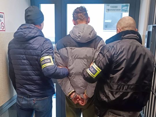 21-latek urządził sobie narkotykową dziuplę w piwnicy. Policjanci się dowiedzieli i zrobili nalot