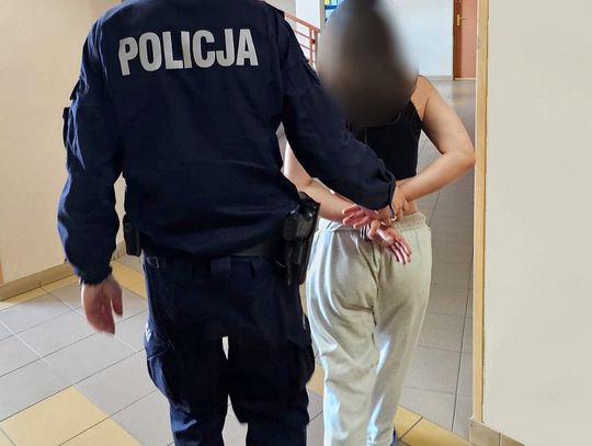 21-latka zatrzymana po awanturze domowej. Miała w mieszkaniu marihuanę i metamfetaminę