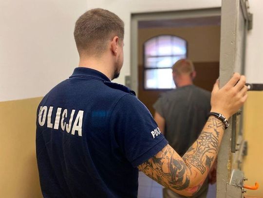 22-latek napadł na kobietę, doprowadził do bezbronności i dopuścił się innej czynności seksualnej