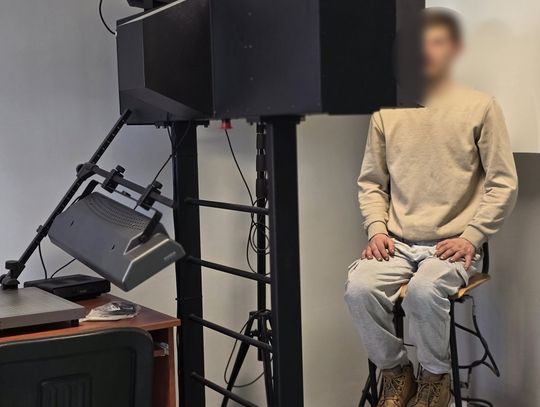 22-latek przywiązał psa do kaloryfera i się wyprowadził. Z głodu obgryzł miskę. Mężczyźnie grozi więzienie