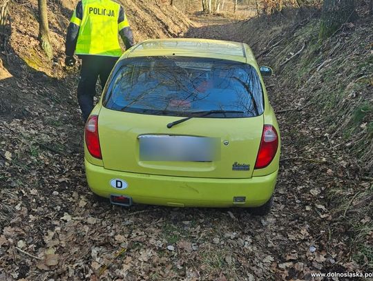 22-latek zaliczył prawdziwą kumulację przestępstw i wykroczeń. Pościg, narkotyki, brak prawka i auto bez papierów