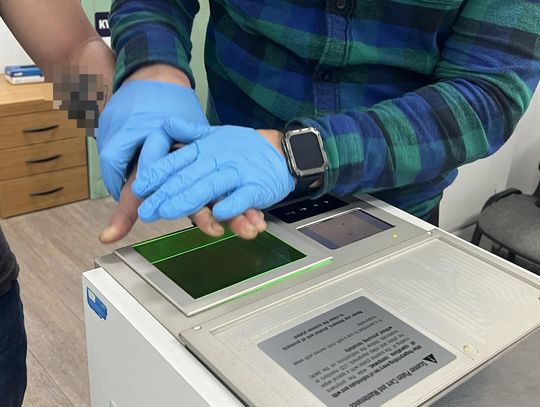 22-latek znęcał się nad dziewczyną. Musi opuścić mieszkanie i nie może się z nią kontaktować