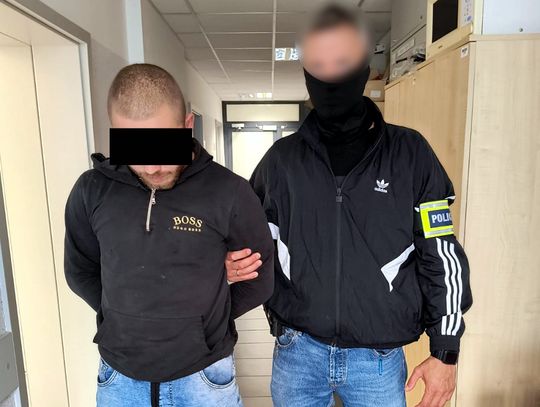 23-latek rzucił się z maczetą na przypadkowego przechodnia. Odpowie za usiłowanie zabójstwa