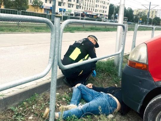 24-latek pobił czterech mężczyzn, po czym sam padł bez kontaktu. Okazało się, że przedawkował