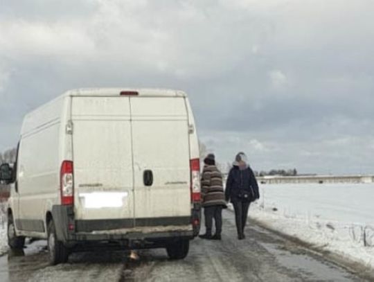 24-latek powiedział, że idzie się zabić, pijany uciekał busem przed policjantami