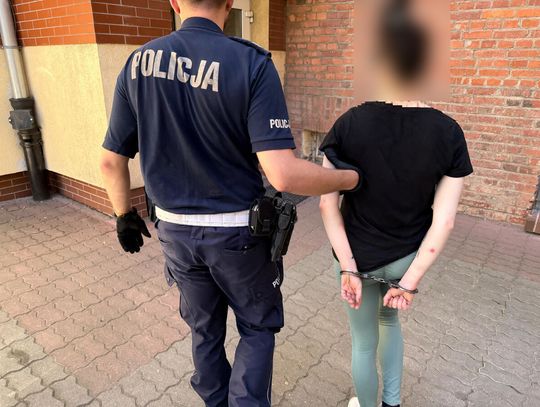 24-latka zatrzymana z narkotykami na własne życzenie. Przeszła przez jezdnię w niedozwolonym miejscu
