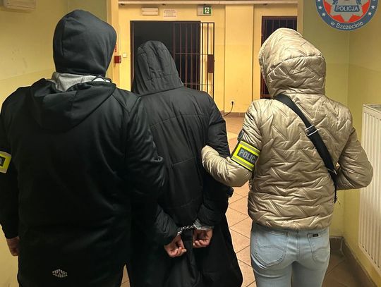 25-latek miał cały arsenał broni i materiałów wybuchowych. Wpadł, bo z kolegami ostrzaleł kamienicę