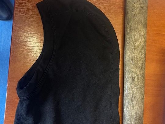 26-latek brutalnie zaatakowany w barze przez dwóch mężczyzn. Pobili go drewnianą pałką i okradli