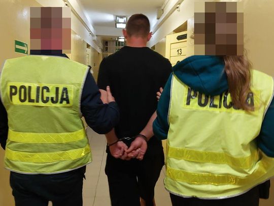 27-latek brutalnie pastwił się nad własną mamą. Po interwencji policji został tymczasowo aresztowany