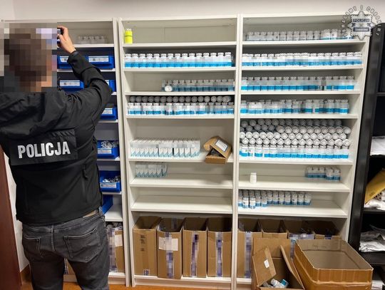27-latek przez 3 lata handlował sterydami w internecie. Reklamował się i wysyłał je do całej Europy