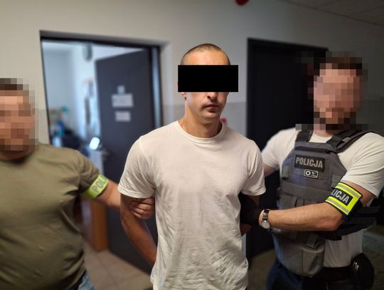 27-latek seryjnym włamywaczem. Ma na koncie ponad 60 akcji. Obrabiał głównie paczkomaty i domy w budowie