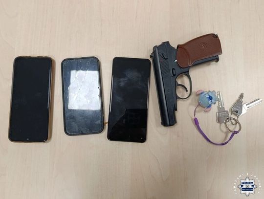 27-latek zatrzymany po brutalnym ataku kijem bejsbolowym i rozboju. Grozi mu 20 lat więzienia 27-latek zatrzymany po brutalnym ataku kijem bejsbolowym i rozboju. Grozi mu 20 lat więzienia