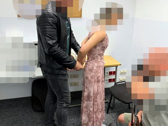 27-latka seryjnie okradała ludzi w galeriach handlowych. Wpadła przed odlotem do Dubaju