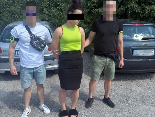 28-latka żyła z oszukiwania innych. Żeby nie dać się złapać zmieniała wygląd i miejsce zamieszkania