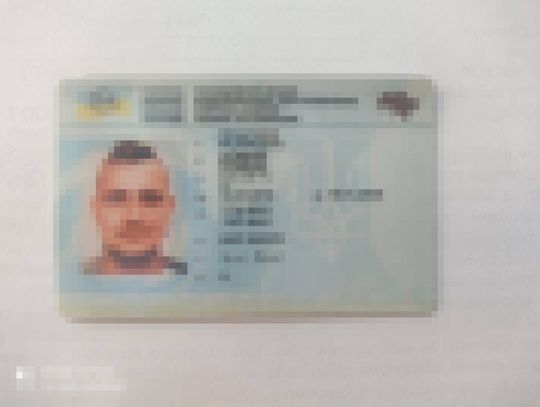 29-latek jeździł na fałszywym ukraińskim prawie jazdy. Twierdził, że je tam wyrobił