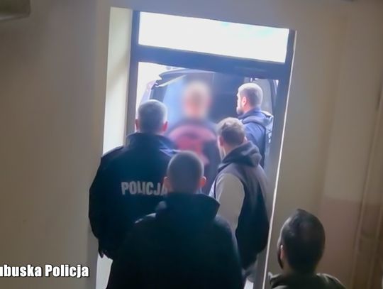 29-latek z "bronią" napadł na kobietę w jej własnym domu. Zatrzymali go policyjni antyterroryści