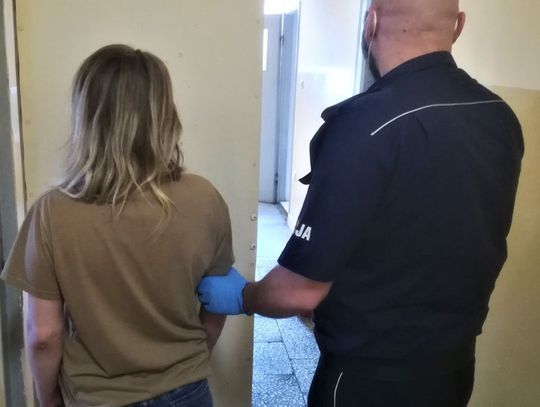 29-latka bez maseczki postawiła się policjantom. Noc spędziła w areszcie, grożą jej 2 lata