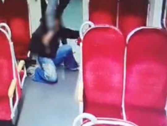 30-letni recydywista zatrzymany za napaść w nocnym pociągu. Zaatakował 17-letnią Ukrainkę