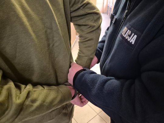 31-latek pobił kolegę na śmierć, wyciągnął mu pieniądze z kieszeni, a zwłoki wyniósł przed blok