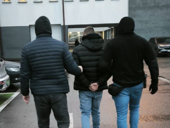 31-latek zatrzymany za udział w gangu narkotykowym. Obracał hurtowymi ilościami