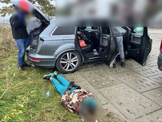 31-letni Ukrainiec miał 80 kg narkotyków i 320 litrów prekursorów do ich produkcji [ZDJĘCIA]