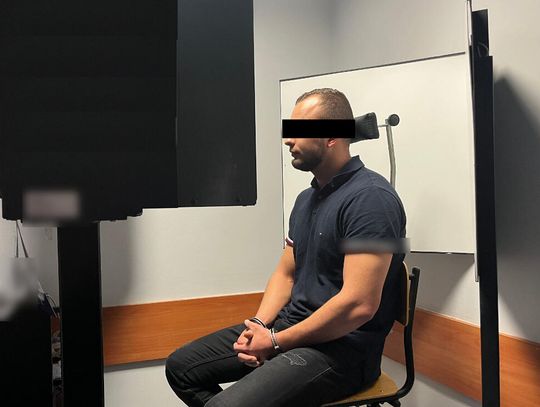 33-latek okradał sklepy odzieżowe w galerii. Interesowały go markowe ubrania i buty