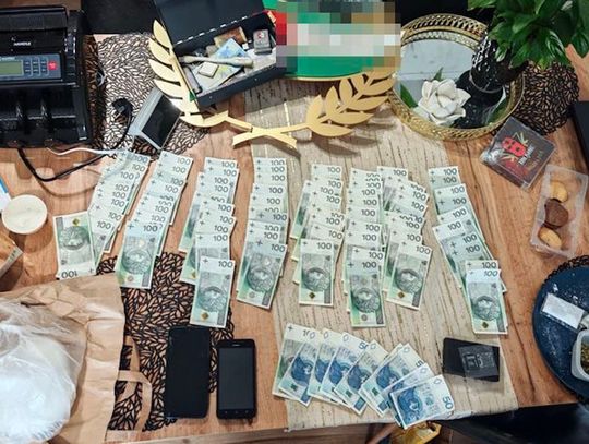 33-latek przygotowywał narkotyki do sprzedaży. Policjanci przejęli 4 kg towaru