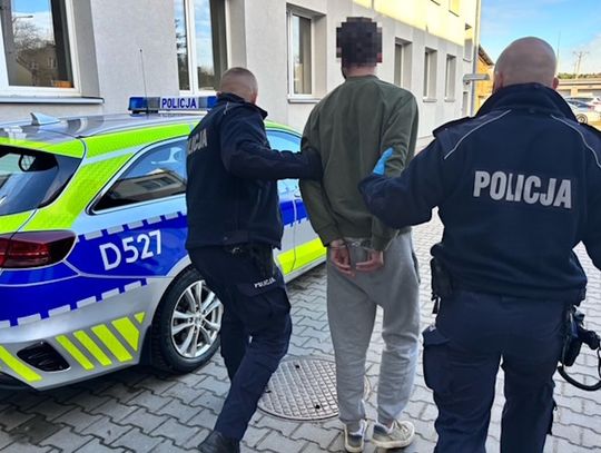 33-latek wrzucił do sieci filmik z groźbami pod adresem policjantów. Nagranie wykryli śledczy z CBZC