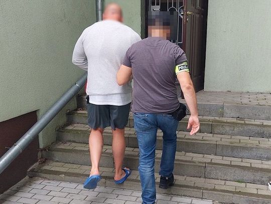 33-latek zatrzymany za duże ilości narkotyków i... kradzieże kosmetyków. Grozi mu 15 lat więzienia