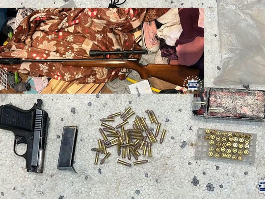 33-latek zgromadził nielegalną broń i amunicję. Został zatrzymany po nalocie policji