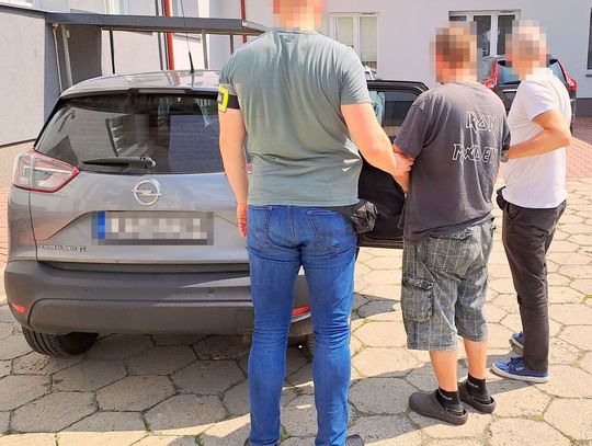 35-latek aresztowany za znęcanie się nad matką. Po alkoholu budził się w nim potwór