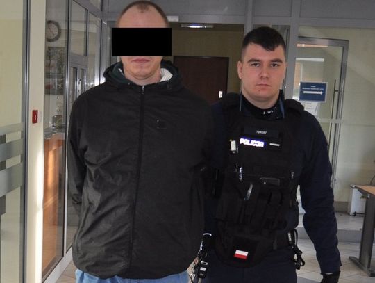 35-latek aresztowany za znęcanie się rodzicami i bratem. Pobił ojca rurą do odkurzacza