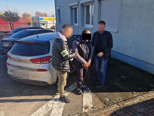 35-latek jechał golfem skradzionym w Niemczech. Właściciel powiadomił policję o lokalizacji auta