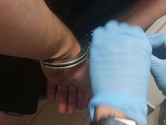 35-latek odpowie za usiłowanie zabójstwa syna konkubiny. Dźgnął 23-latka nożem w klatkę piersiową