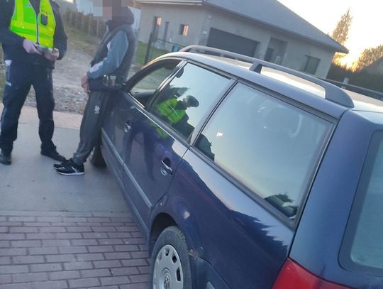 35-latek wsiadł za kółko mając blisko 4 promile we krwi. W tym stanie przewoził dwoje małych dzieci