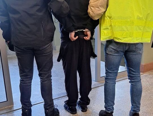 35-latek zaatakował policjanta piłą japońską. Funkcjonariusz postrzelił go z broni służbowej