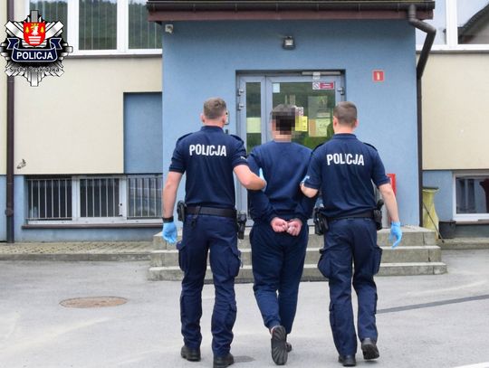 35-latek zaatakował siekierą kolegę brutalnie go raniąc. Grozi mu za to nawet 20 lat więzienia