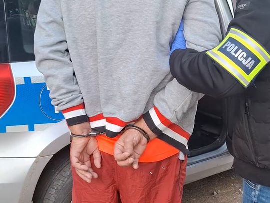 35-latka przyszła "porozmawiać". 72-latek otworzył byłej partnerce, został pobity przez jej kolegów