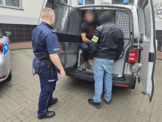 35latek i 24-latka zatrzymani za brutalne pobicie. Wyważyli drzwi i zaatakowali starszego mężczyznę