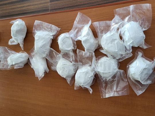 36-latek zatrzymany z dużymi ilościami narkotyków. Przechowywał ponad 4 kg amfetaminy